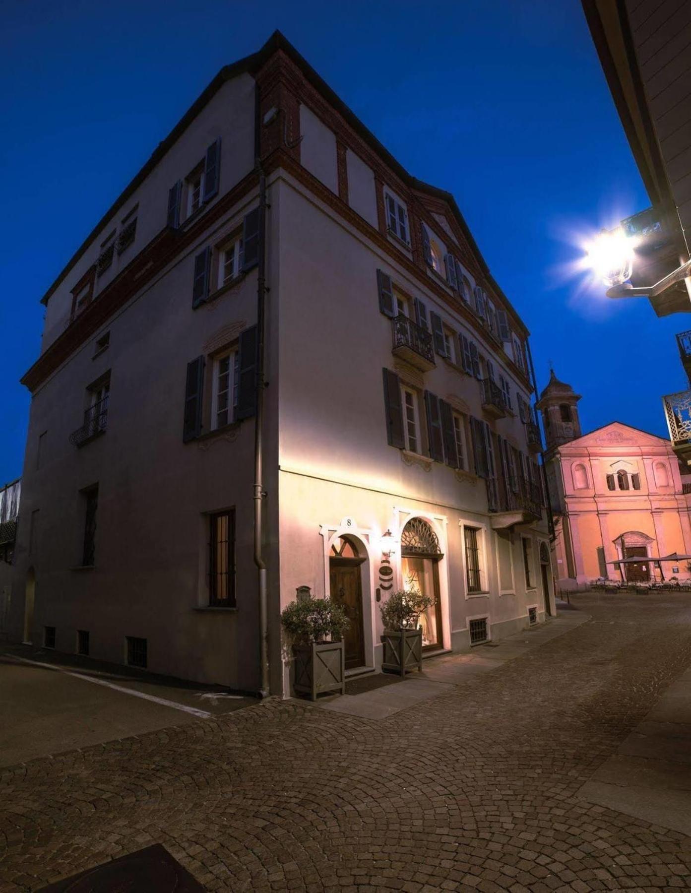 Palazzo Finati Bed & Breakfast Alba  Dış mekan fotoğraf