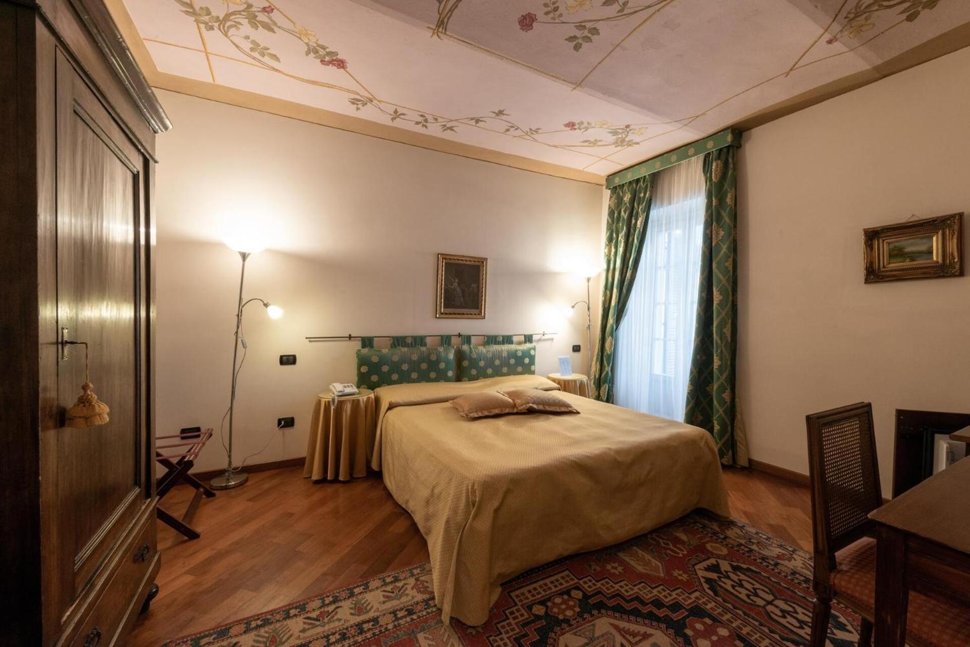 Palazzo Finati Bed & Breakfast Alba  Dış mekan fotoğraf
