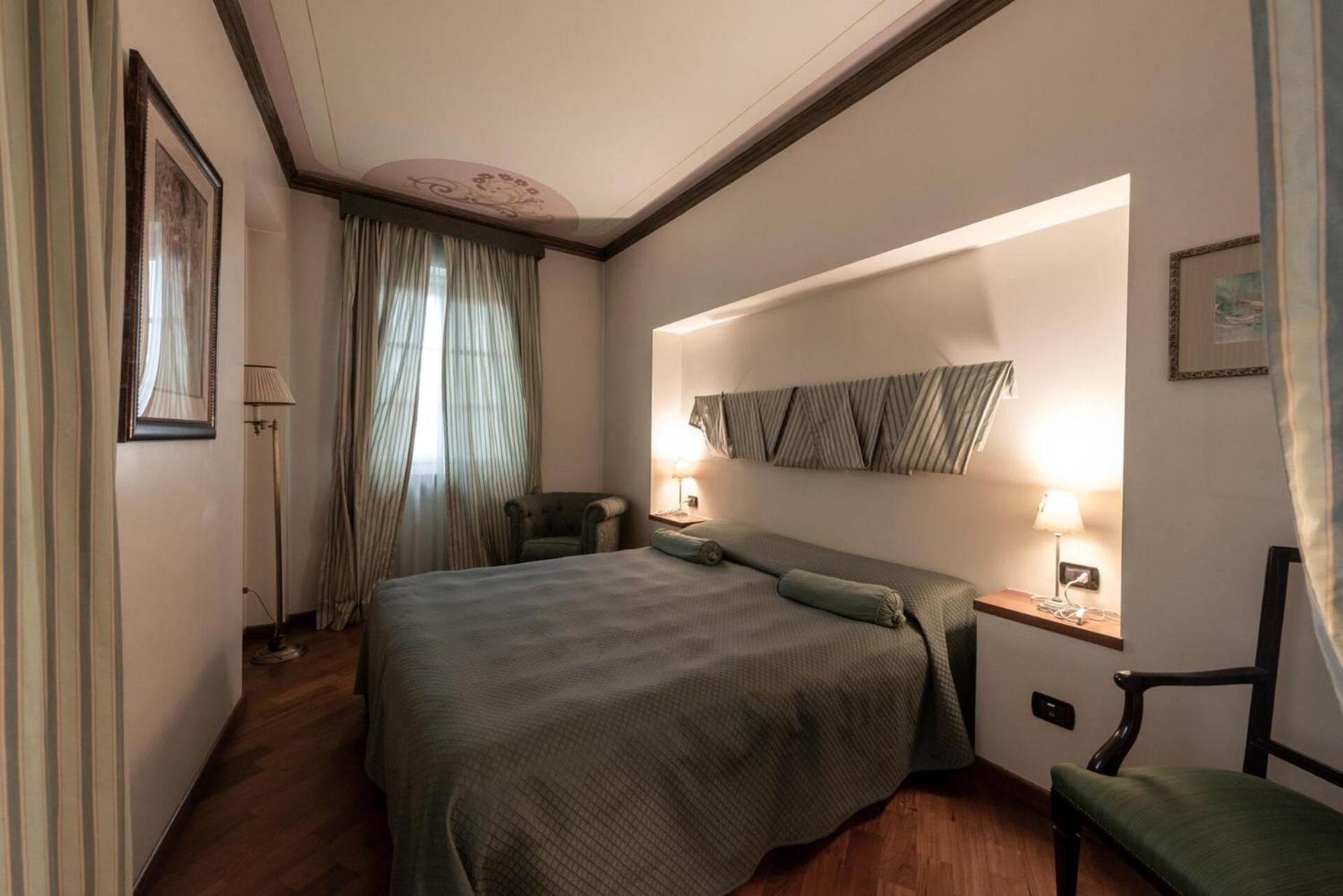 Palazzo Finati Bed & Breakfast Alba  Dış mekan fotoğraf