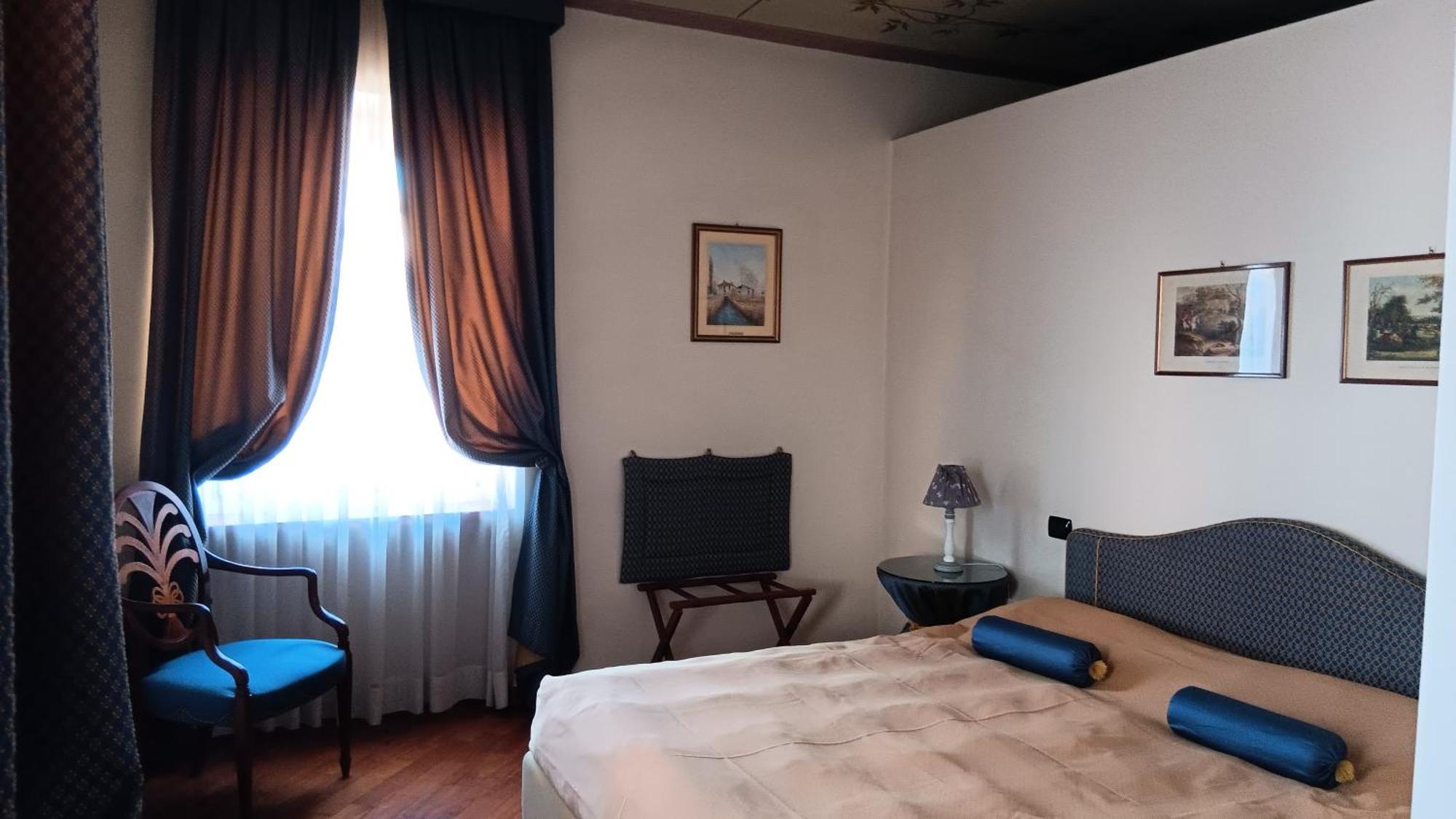 Palazzo Finati Bed & Breakfast Alba  Dış mekan fotoğraf