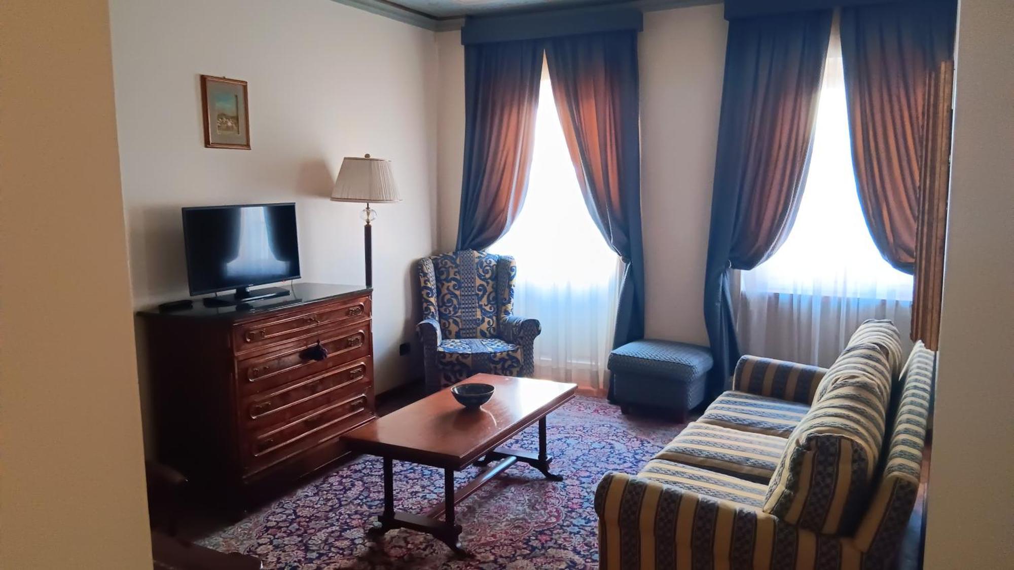 Palazzo Finati Bed & Breakfast Alba  Dış mekan fotoğraf
