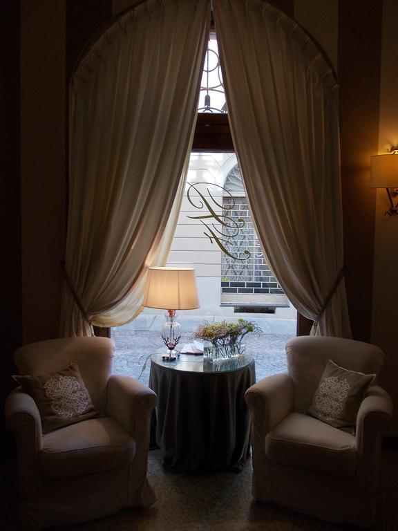 Palazzo Finati Bed & Breakfast Alba  Dış mekan fotoğraf