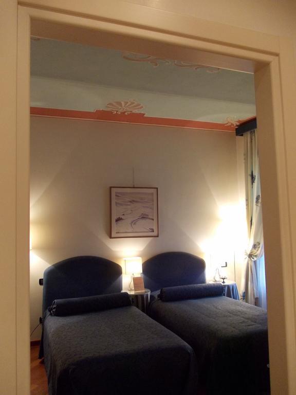 Palazzo Finati Bed & Breakfast Alba  Oda fotoğraf