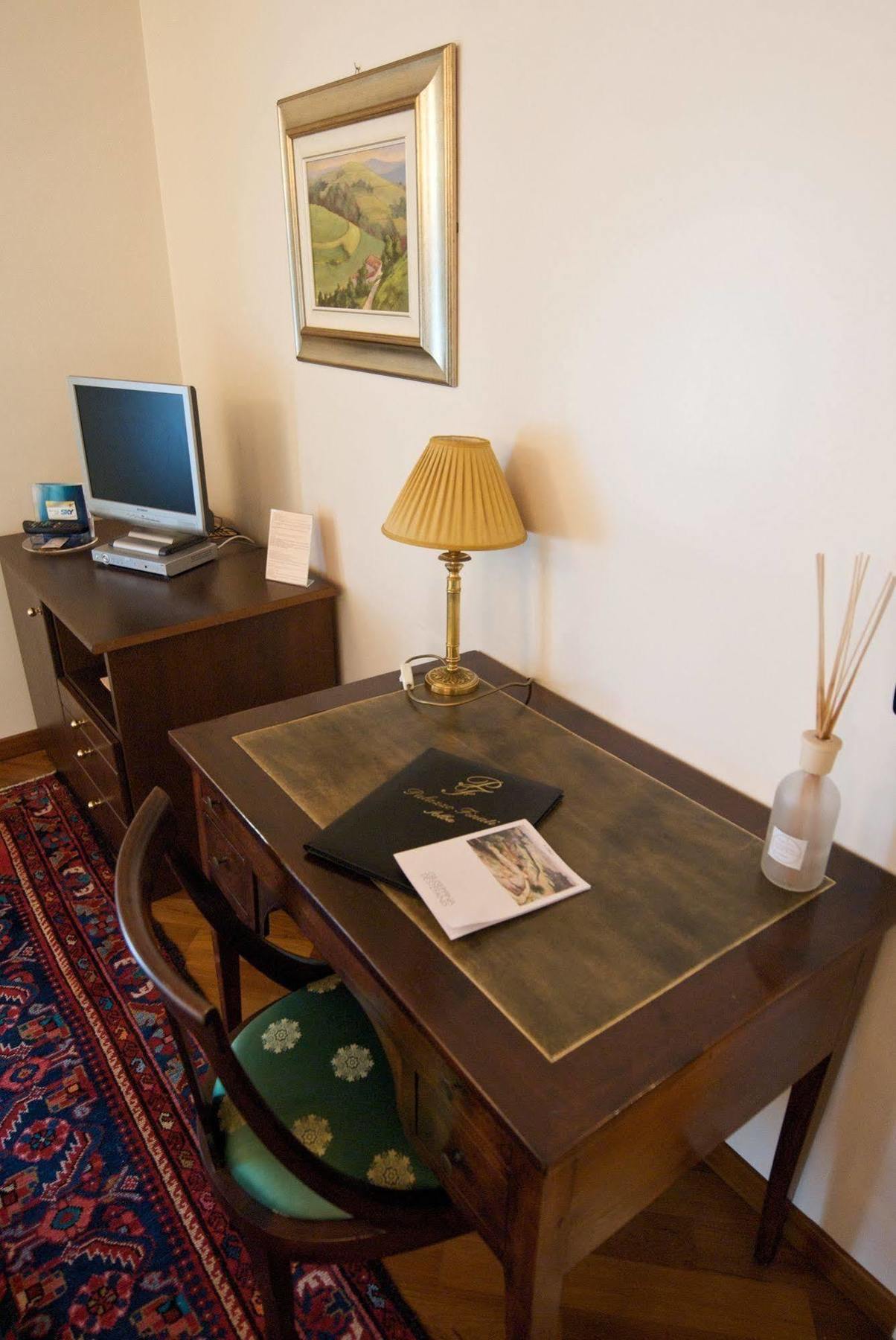 Palazzo Finati Bed & Breakfast Alba  Dış mekan fotoğraf