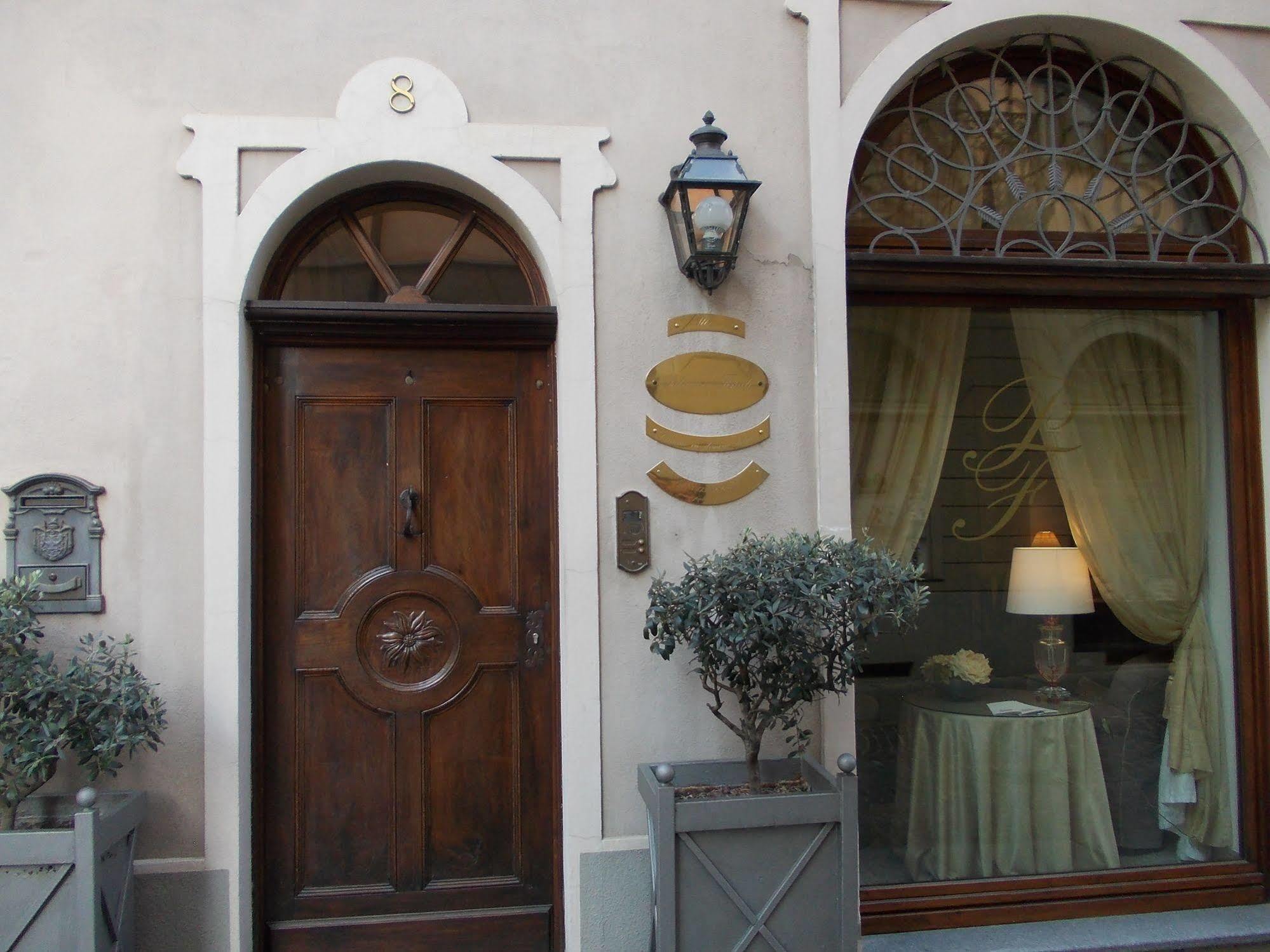 Palazzo Finati Bed & Breakfast Alba  Dış mekan fotoğraf